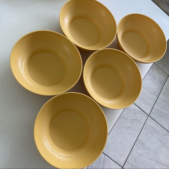 Tupperware Bowls - Picture 2 of 3